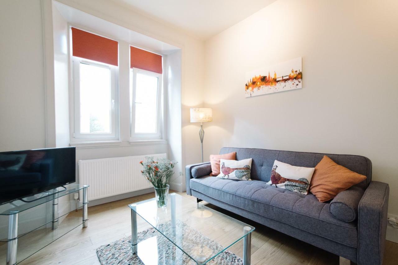 Beautiful City Centre Apartment - Holyrood Park Edinburgh Exterior photo